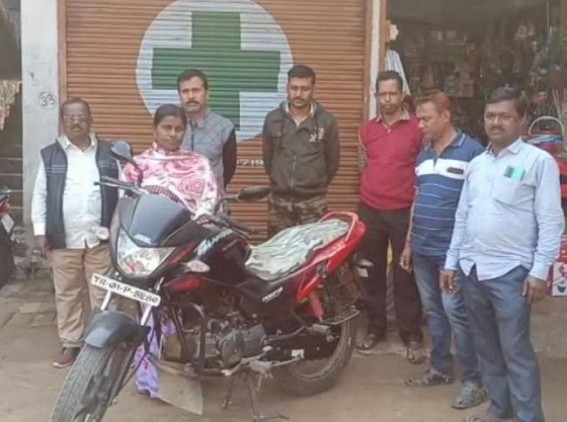 Gakulnagar Market committee members Rescued a stolen bike Gakulnagar Market committee members Rescued a stolen bike